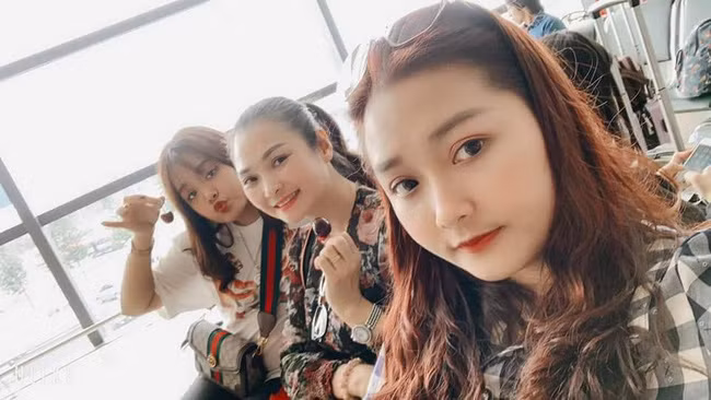 Dân mạng tự hào khoe ảnh gia đình toàn chị em gái: Nhà có nhiều nàng tiên phiên bản đời thực đây chứ đâu - Ảnh 22. Dân mạng tự hào khoe ảnh gia đình toàn chị em gái: Nhà có nhiều nàng tiên phiên bản đời thực đây chứ đâu - Ảnh 22.