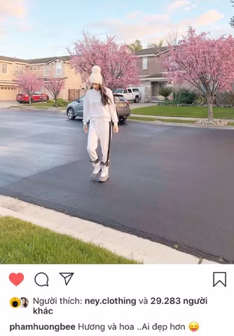 Phạm Hương thả thính người hâm mộ bằng bức ảnh tuyệt đẹp.