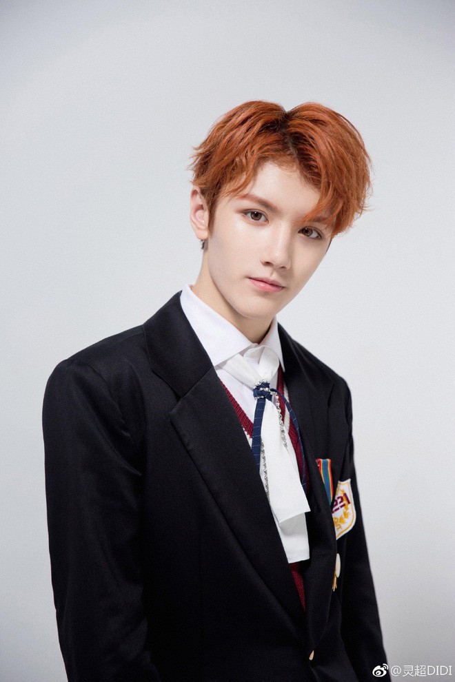 Xuất hiện nữ sinh với khí chất băng thanh ngọc khiết y hệt Tiểu Long Nữ, bước ra từ trường thi nghệ thuật - Ảnh 9. Xuất hiện nữ sinh với khí chất băng thanh ngọc khiết y hệt Tiểu Long Nữ, bước ra từ trường thi nghệ thuật - Ảnh 9.