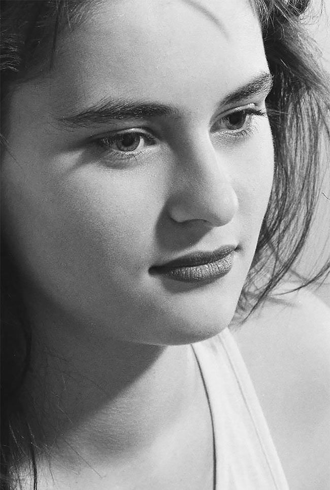 Loạt ảnh tuổi 16 trăng tròn mơn mởn của Đệ nhất phu nhân Mỹ Melania Trump - ảnh 2