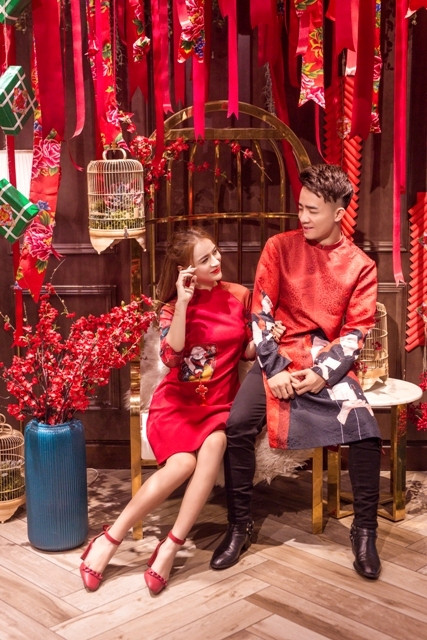 Thánh chế Duy Nam rất chiều chuộng vợ. Trước đây, anh cũng từng làm rất nhiều MV về chủ đề sợ vợ. Thánh chế Duy Nam rất chiều chuộng vợ. Trước đây, anh cũng từng làm rất nhiều MV về chủ đề sợ vợ.