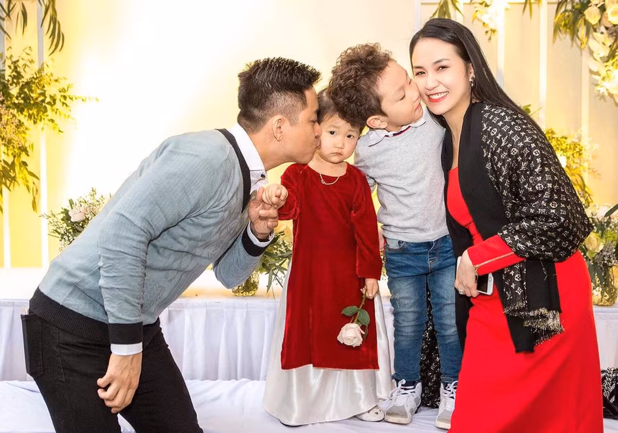 Ngôi sao - Tuấn Hưng tiết lộ bí mật thú vị về chuyện rửa bát, quét nhà, chăm con giúp vợ (Hình 3).