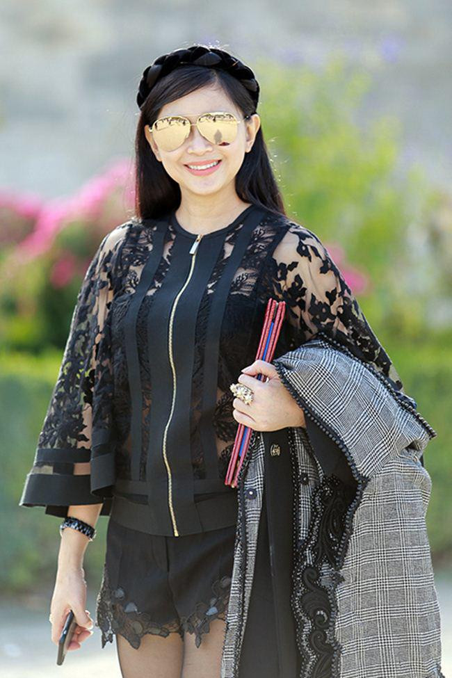 phong cach sang trong dang cap cua me chong ha tang - 4