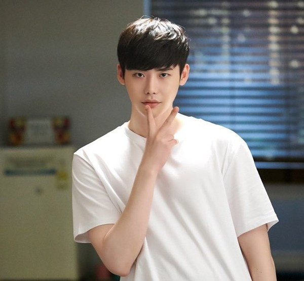 Cùng ngắm những bức ảnh tuyệt đẹp của Lee Jong Suk trước ngày nhập ngũ ảnh 6 Cùng ngắm những bức ảnh tuyệt đẹp của Lee Jong Suk trước ngày nhập ngũ