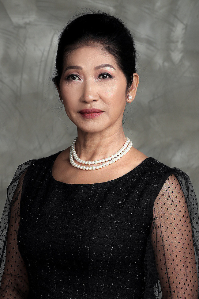 Chụp ảnh cùng con gái, mẹ Minh Tú khiến ai cũng xuýt xoa vì quá trẻ trung, xinh đẹp - Ảnh 4.