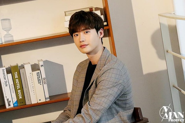 Cùng ngắm những bức ảnh tuyệt đẹp của Lee Jong Suk trước ngày nhập ngũ