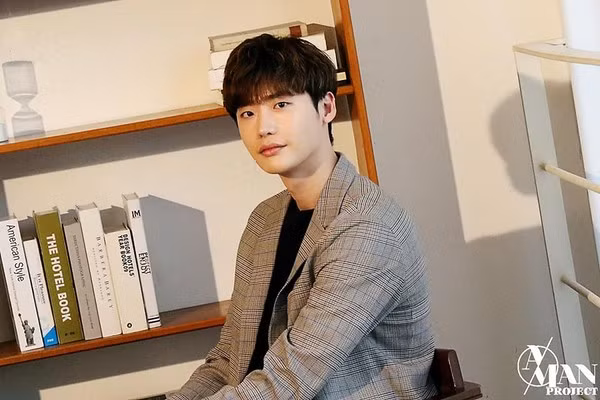 Cùng ngắm những bức ảnh tuyệt đẹp của Lee Jong Suk trước ngày nhập ngũ