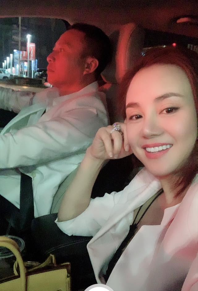 my nhan viet duoc tang nhan kim cuong: nhan ai "khung" nhat? - 10