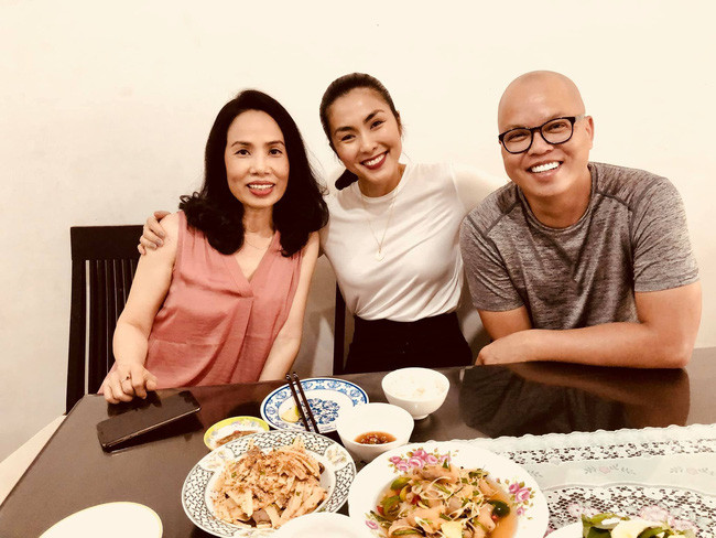 Vừa trở về từ Mỹ, Tăng Thanh Hà bị đạo diễn Vũ Ngọc Đãng vô tình tiết lộ điều bất ngờ này - Ảnh 3. Vừa trở về từ Mỹ, Tăng Thanh Hà bị đạo diễn Vũ Ngọc Đãng vô tình tiết lộ điều bất ngờ này - Ảnh 3.