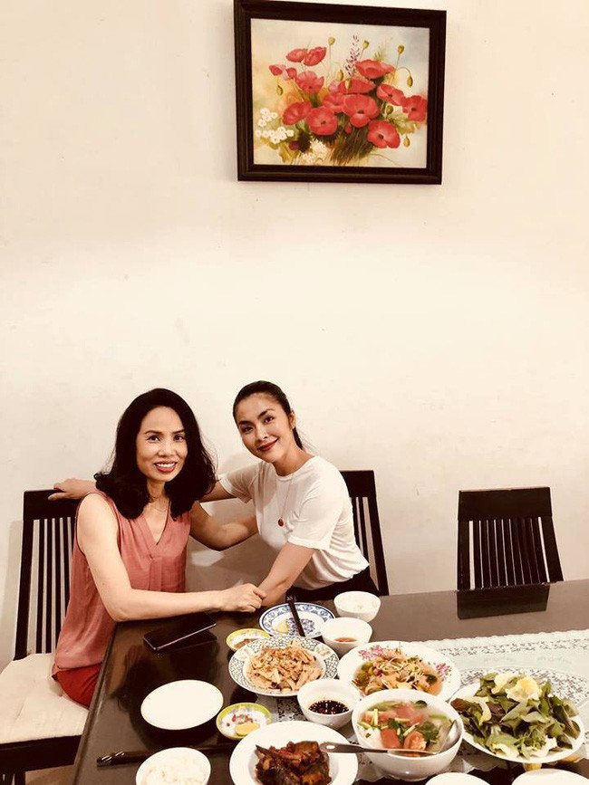 Vừa trở về từ Mỹ, Tăng Thanh Hà bị đạo diễn Vũ Ngọc Đãng vô tình tiết lộ điều bất ngờ này - Ảnh 2. Vừa trở về từ Mỹ, Tăng Thanh Hà bị đạo diễn Vũ Ngọc Đãng vô tình tiết lộ điều bất ngờ này - Ảnh 2.