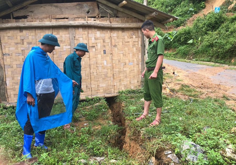 Vết nứt tại bản Nam Tiến 2, xã Bảo Nam.