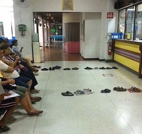 Cách xếp hàng văn minh.