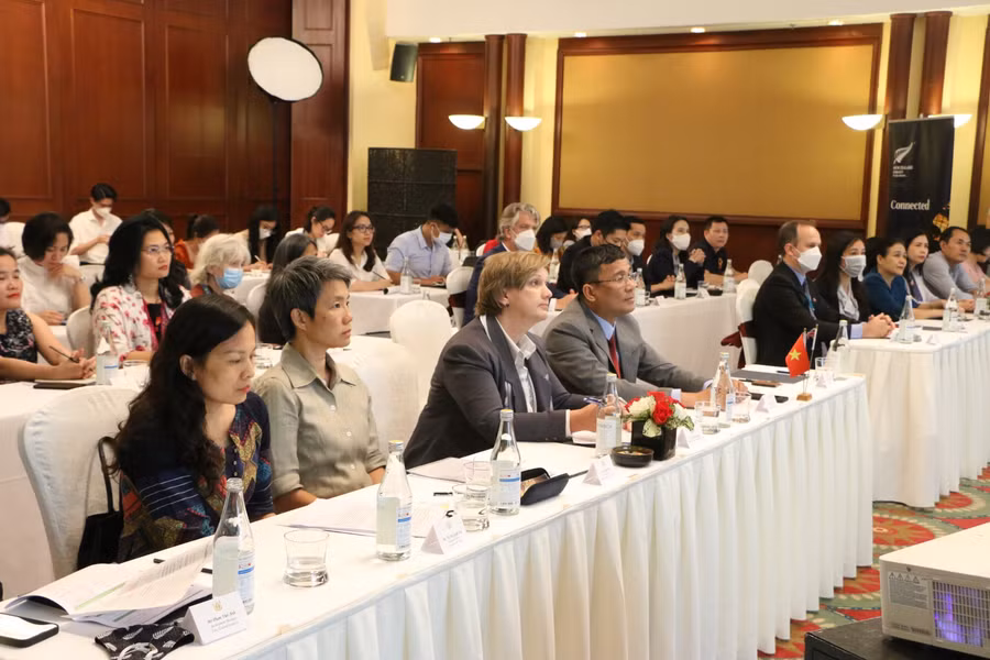 Các đại biểu tham dự chương trình.