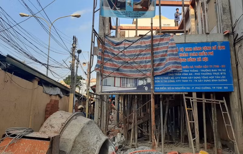 vi sao nha ve sinh mien phi tri gia 1,6 ty tai binh duong bi dap bo? hinh 2