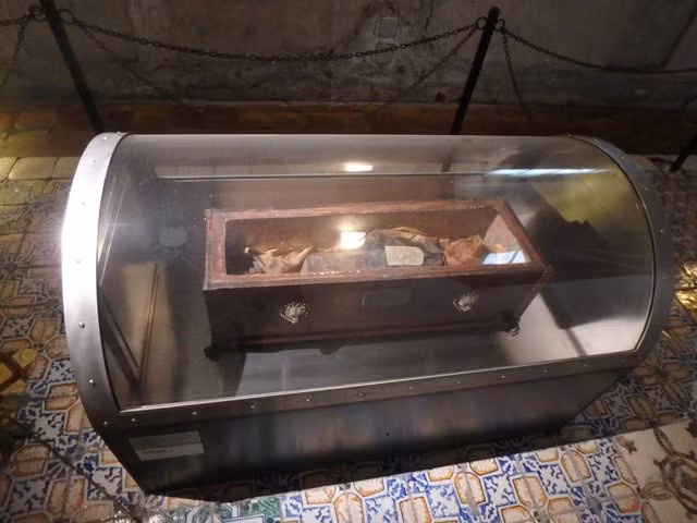 Bí ẩn xác ướp bé gái gần trăm năm vẫn nguyên vẹn như đang ngủ, thỉnh thoảng chớp mắt ảnh 2 bi an xac uop be gai gan tram nam van nguyen ven nhu dang ngu, thinh thoang lai chop mat - 4