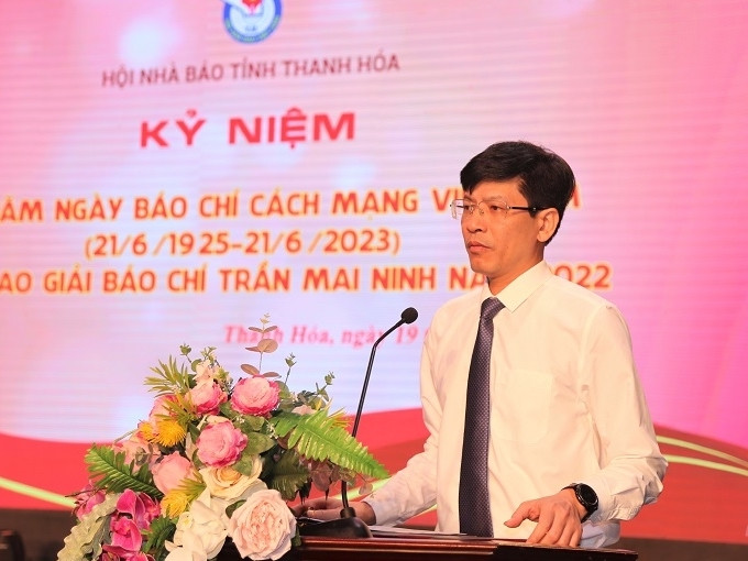 Ông Phạm Văn Báu, Chủ tịch Hội Nhà báo tỉnh Thanh Hóa, Giám đốc Đài Phát thanh và Truyền hình tỉnh Thanh Hoá phát biểu tại buổi lễ. (Ảnh: BTH). Ông Phạm Văn Báu, Chủ tịch Hội Nhà báo tỉnh Thanh Hóa, Giám đốc Đài Phát thanh và Truyền hình tỉnh Thanh Hoá phát biểu tại buổi lễ. (Ảnh: BTH).