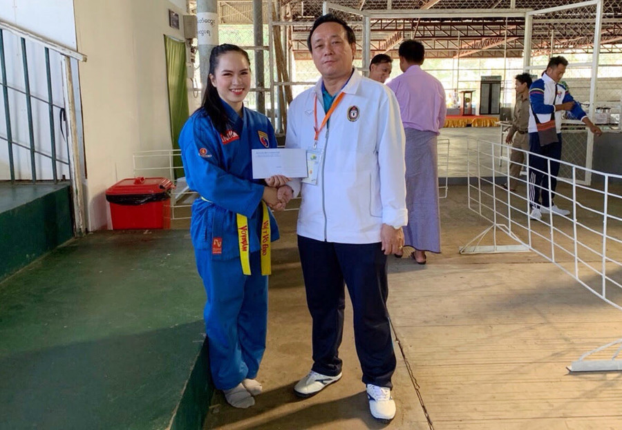 Nguyễn Thị Hoài Nương giành huy chương bạc ở nội dung Long hổ quyền. Nguyễn Thị Hoài Nương giành huy chương bạc ở nội dung Long hổ quyền.