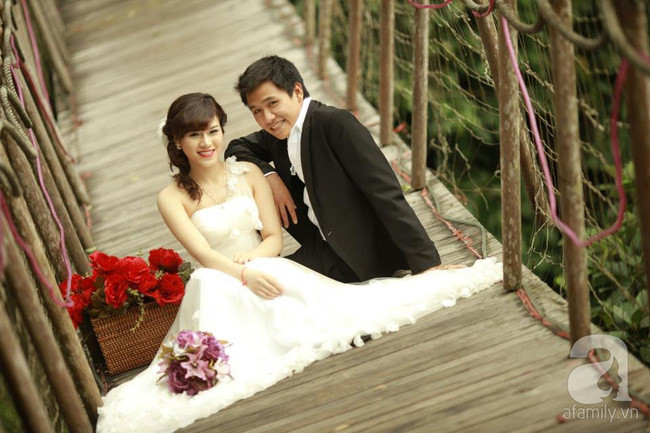 Có muốn khi chết có tên trong... gia phả nhà tao không? - Lời cầu hôn bá đạo của cậu bạn thanh mai trúc mã - Ảnh 2. Có muốn khi chết có tên trong... gia phả nhà tao không? - Lời cầu hôn bá đạo của cậu bạn thanh mai trúc mã - Ảnh 2.