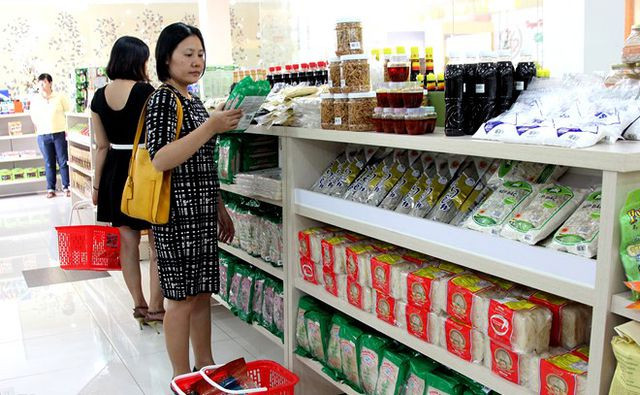 Người tiêu dùng đang khá ưa chuộng các loại thực phẩm tốt cho sức khỏe như đồ chay. Ảnh: Z.N