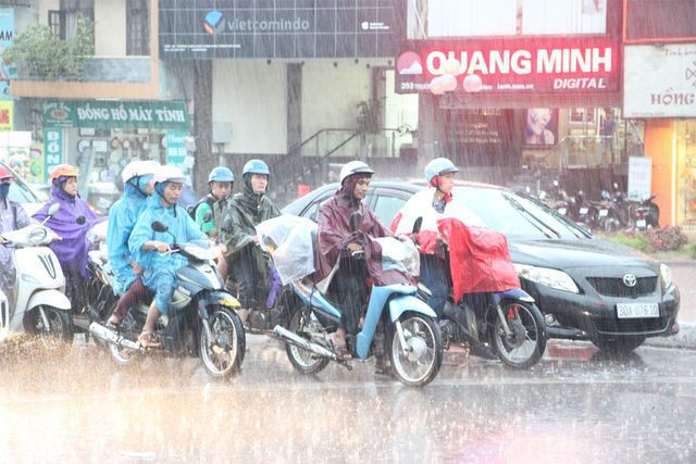 Vì sao miền Bắc nắng nóng hãi hùng trong những ngày qua? - 3 Vì sao miền Bắc nắng nóng hãi hùng trong những ngày qua? - 3