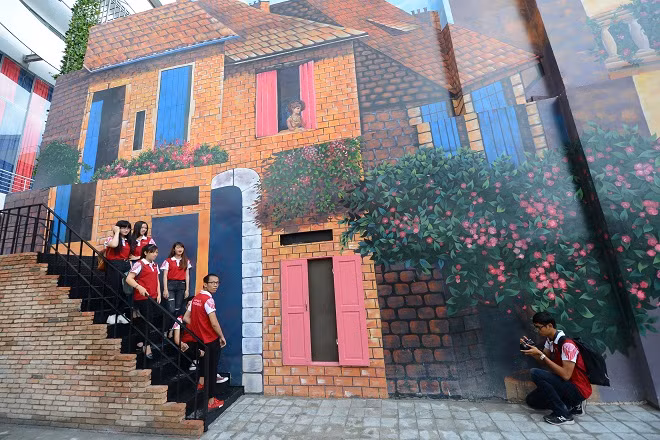 Sinh viên đại học quốc tế Hồng Bàng