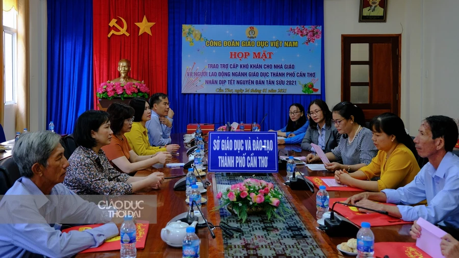 Quang cảnh buổi họp mặt.