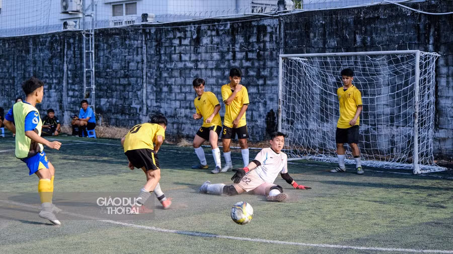 28 đội thi đấu tranh tài quyết liệt tại giải bóng.