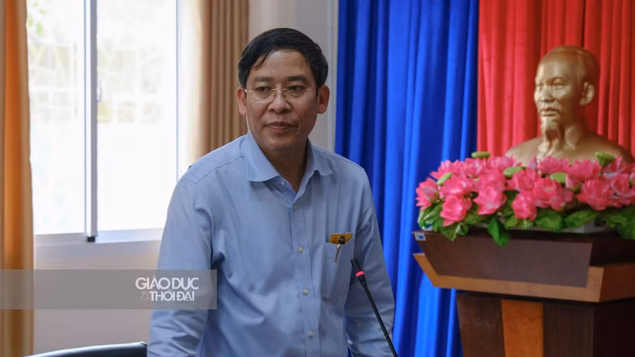 Ông Vũ Minh Đức, Chủ tịch Công đoàn Giáo dục Việt Nam chúc tết nhà giáo, người lao động ngành GD Cần Thơ.