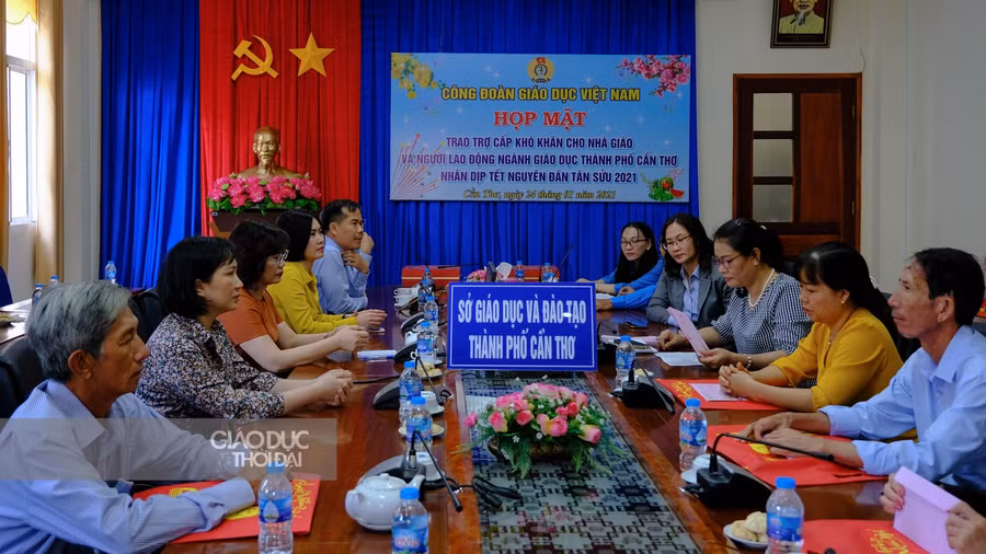 Quang cảnh buổi họp mặt.