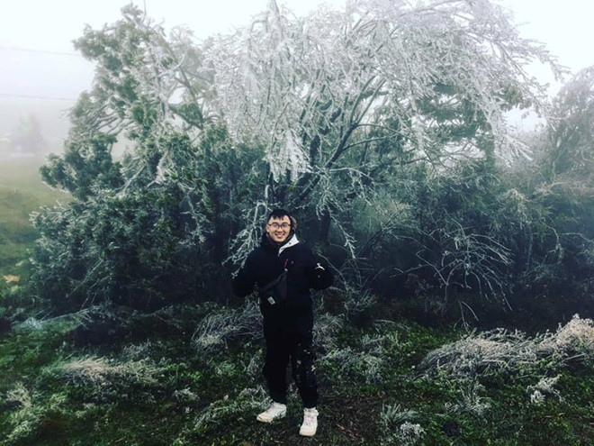 Gioi tre khong ngai gia ret check-in bang tuyet o Mau Son hinh anh 2