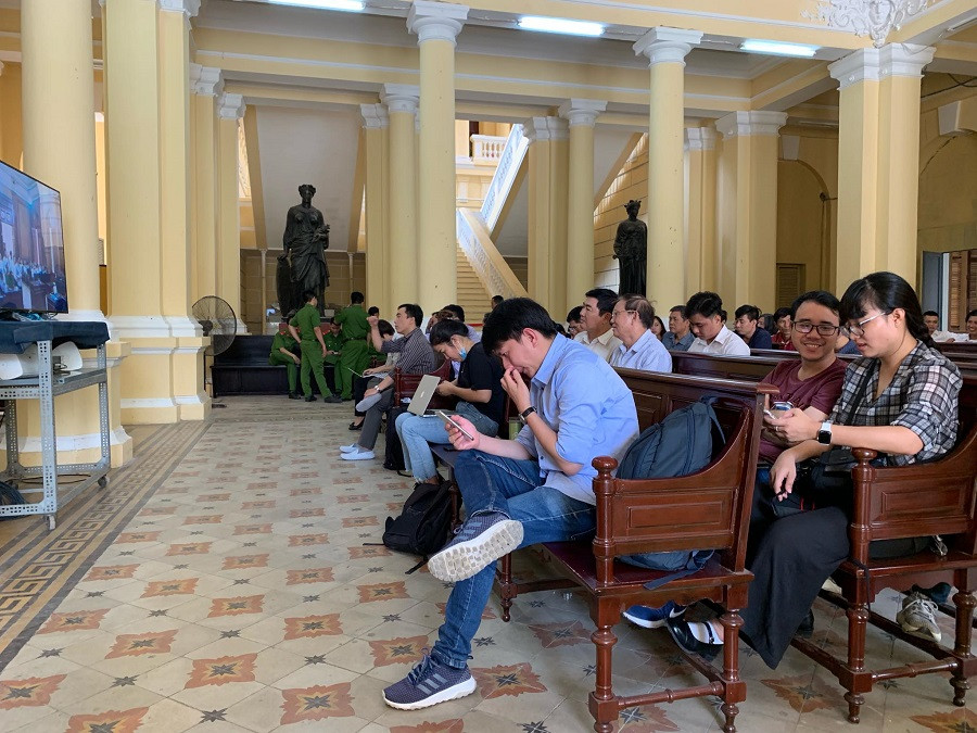 Phiên tòa xử vụ VN Pharma thu hút khá đông phóng viên tham dự. Phiên tòa xử vụ VN Pharma thu hút khá đông phóng viên tham dự.