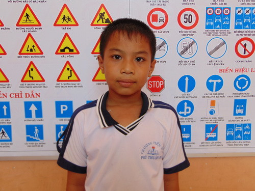  Nguyễn Chí Nguyên - em học sinh không tham của rơi