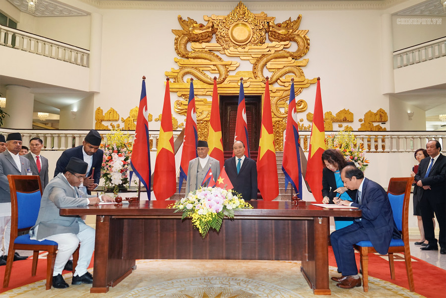 Thủ tướng Nguyễn Xuân Phúc đón, hội đàm với Thủ tướng Nepal ảnh 8