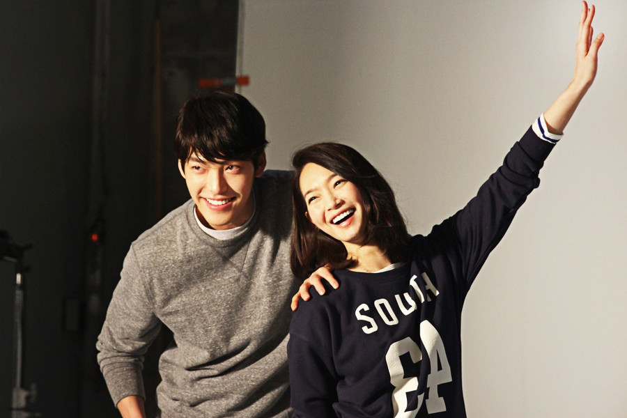 Nam tài tử "The Heirs" và nữ diễn viên Shin Min Ah vẫn đang duy trì một mối quan hệ đáng ngưỡng mộ. Nam tài tử "The Heirs" và nữ diễn viên Shin Min Ah vẫn đang duy trì một mối quan hệ đáng ngưỡng mộ.