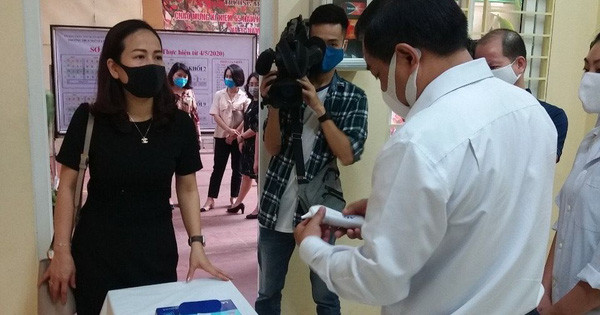 Học sinh THCS quận Hoàn Kiếm (Hà Nội) náo nức trở lại trường sau nghỉ phòng dịch