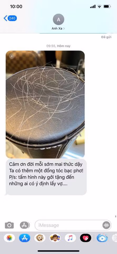 Nhã Phương còn thoải mái chia sẻ những tin nhắn đùa giỡn giữa hai vợ chồng. Tiết lộ tin nhắn hài hước của ông xã, Nhã Phương hỏi các chị em: “Sáng ra nhận được tin nhắn của chồng mà cười rớt nước mắt, theo các mẹ, các chị em ta nên trả lời như thế nào”.