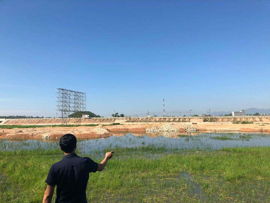 Tháng 7/2020, Đất Xanh Quảng Ngãi tự ý san lấp mặt bằng khi chưa được các cơ quan thẩm quyền cấp phép.