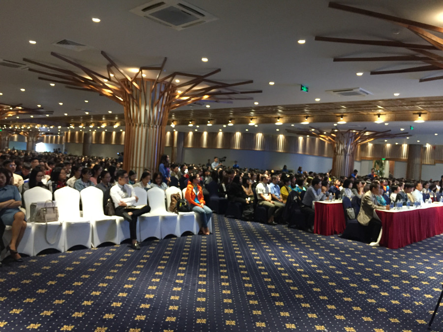 Hàng nghìn sinh viên tham dự. Ảnh:Chí Tín