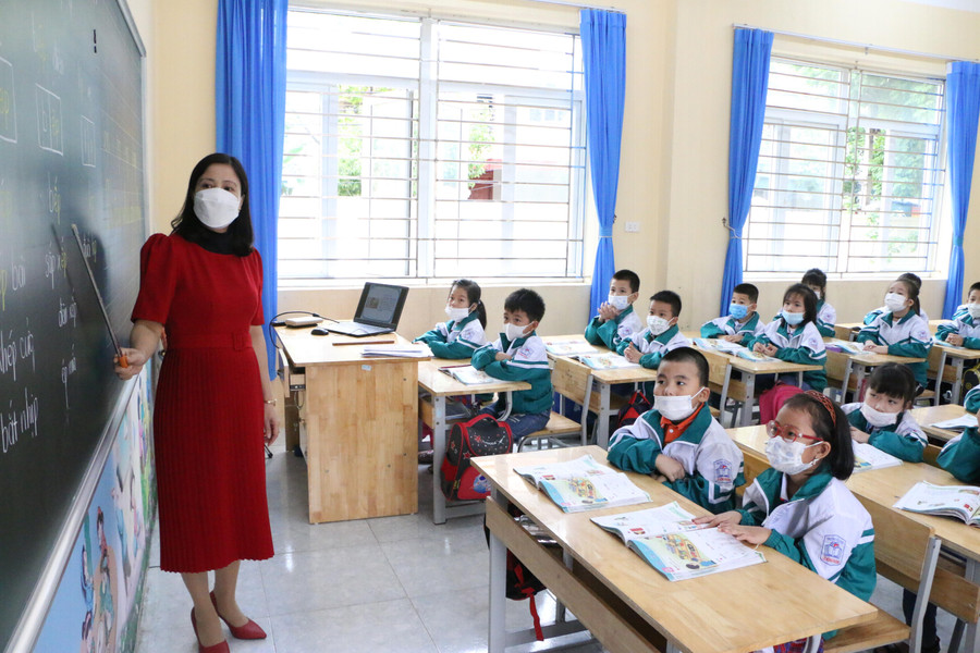 Cô Khiếu Thị Phương Thảo trong giờ dạy học sinh lớp 1. Cô Khiếu Thị Phương Thảo trong giờ dạy học sinh lớp 1.