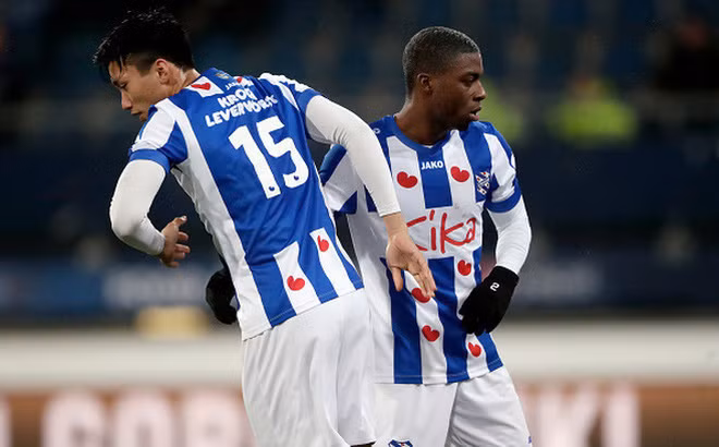 Đoàn Văn Hậu chấn thương, HLV Park Hang-seo rơi vào tình thế khó