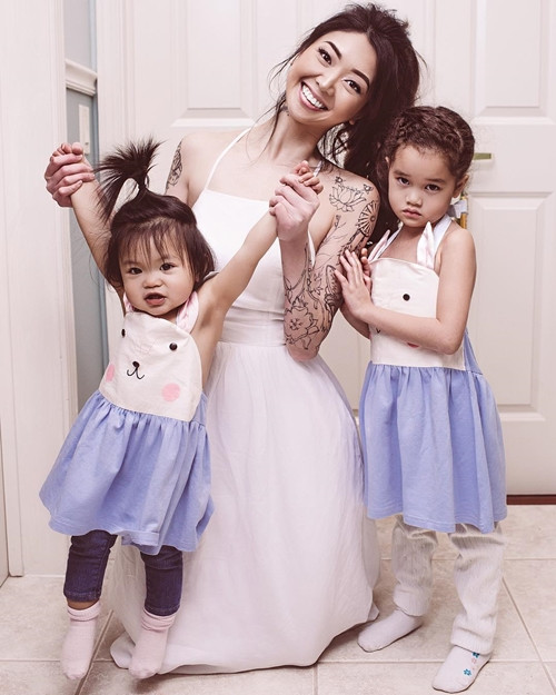 Bà mẹ gốc Việt nổi tiếng nhờ những bức ảnh chụp cùng con gái - 2