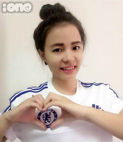 Với vẻ ngoài dễ thương và tình yêu lớn dành cho đội bóng xứ sương mù, Thùy Dung đang đăng ký tham gia giảiMiss CFCVN 2015 dofan Chelsea tại Việt Nam tổ chức. co-ban-du-hoc-sinh-viet-an-chelsea-ngu-chelsea-9