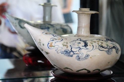 Tận thấy kho cổ vật 500 năm của tàu chìm ở Cù Lao Chàm ảnh 8 Tận thấy kho cổ vật 500 năm của tàu chìm ở Cù Lao Chàm - ảnh 7
