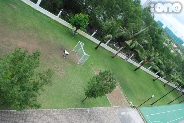 4-truong-thpt-sai-thanh-co-khu-the-duc-xanh-mat-hoanh-trang-1