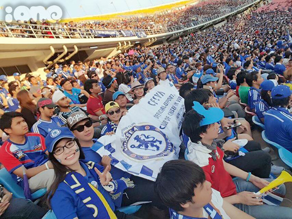 “Chelsea đối với mình có rất nhiều kỷ niệm. Nhưng khoảnh khắc đáng nhớ nhất có lẽ làtrận chung kết cúpC1 năm 2012 giữaChelsea vs Bayern Munich. Đội bóngcủa mìnhđã giành được cup ở loạt sút Penalty, đêm đó mình đã khóc trong niềm hạnh phúc. Cho tới bây giờ mỗi lần xem lại vẫn lạnh cả người ^^~”, Dung chia sẻ. co-ban-du-hoc-sinh-viet-an-chelsea-ngu-chelsea-1