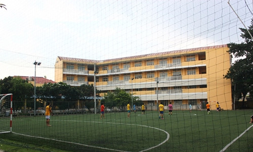 4-truong-thpt-sai-thanh-co-khu-the-duc-xanh-mat-hoanh-trang-8