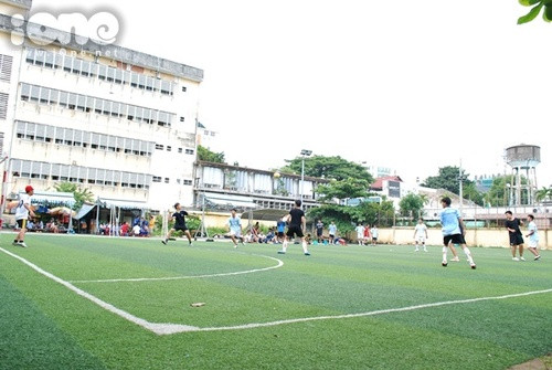 4-truong-thpt-sai-thanh-co-khu-the-duc-xanh-mat-hoanh-trang-6