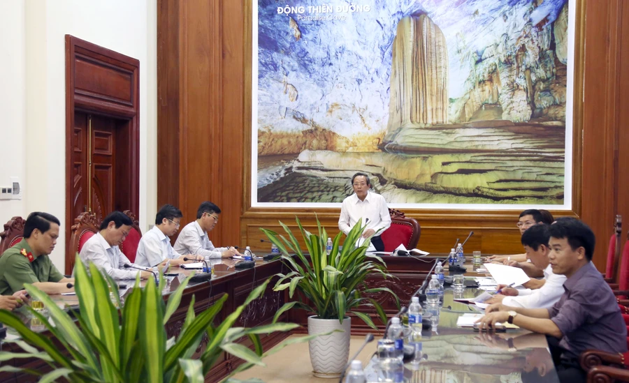 Ông Hoàng Đăng Quang, Bí thư Tỉnh uỷ Quảng Bình họp chỉ đạo các ban ngành liên quan xem xét việc có hay không những tiêu cực tại kỳ thi và sớm báo cáo Thường vụ Tỉnh ủy