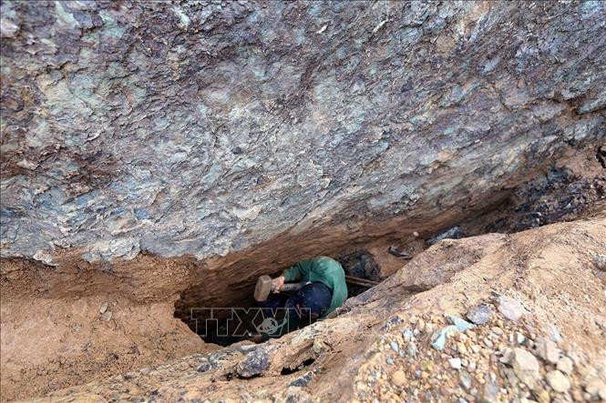 Hiểm họa trực chờ từ nạn khai thác vàng trái phép ở Háng Trợ ảnh 13 Chú thích ảnh