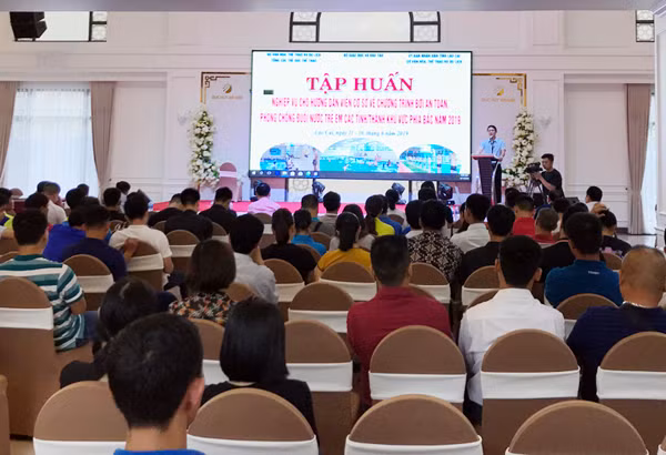 Quang cảnh buổi khai mạc.